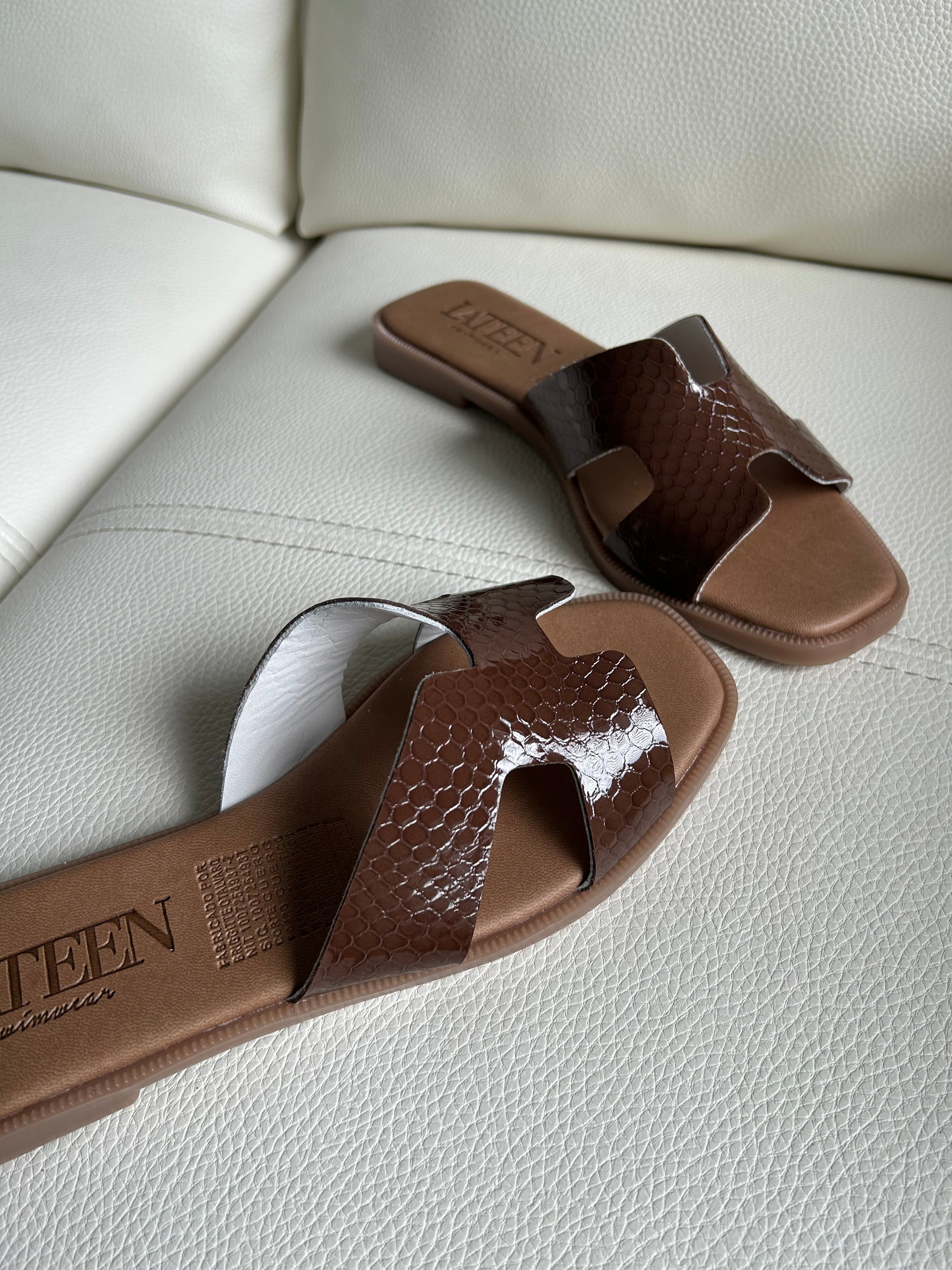 LEATHER T SANDAL - HONEY BROWN