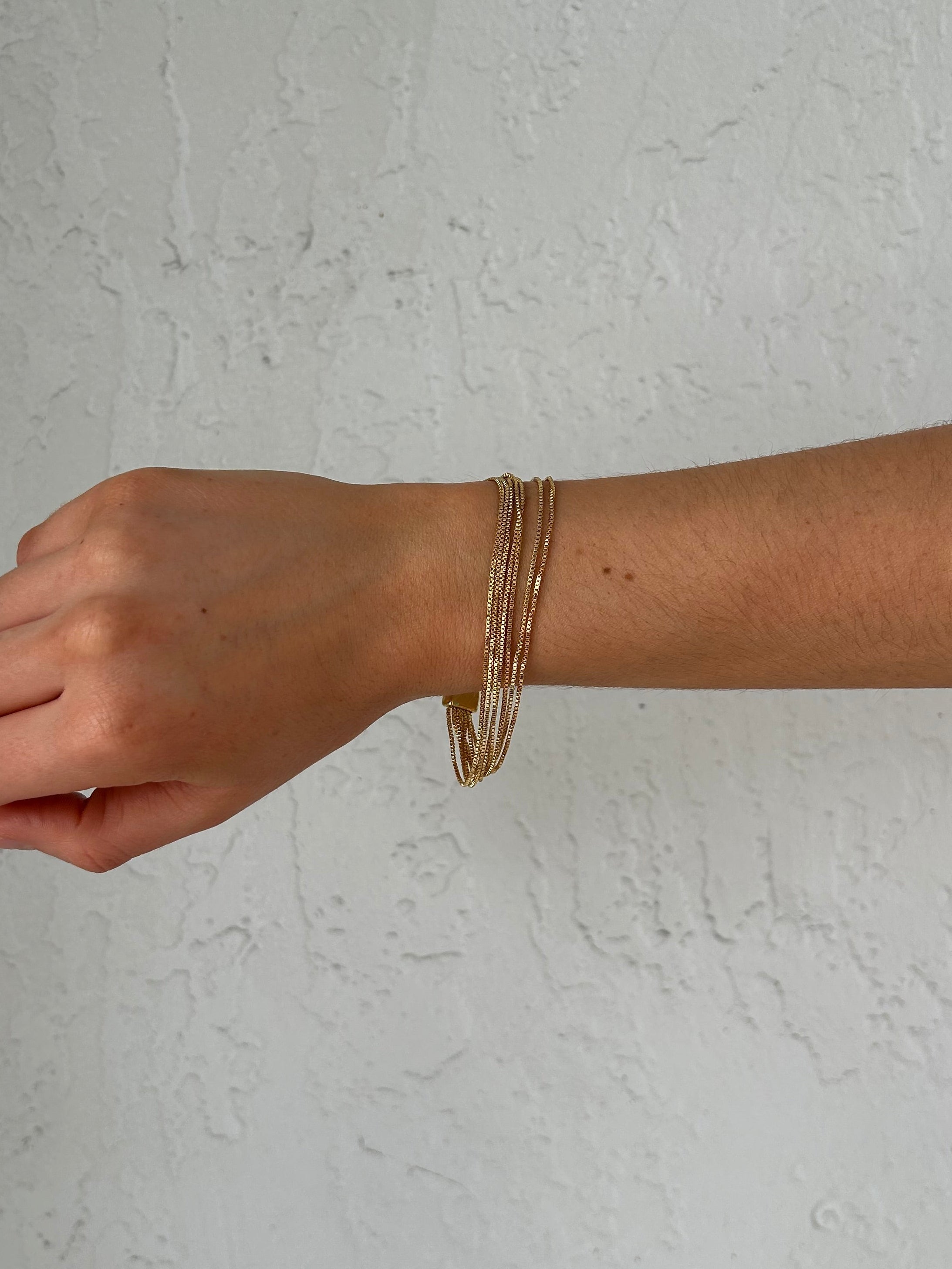 HERRINGBONE STRING BRACELET