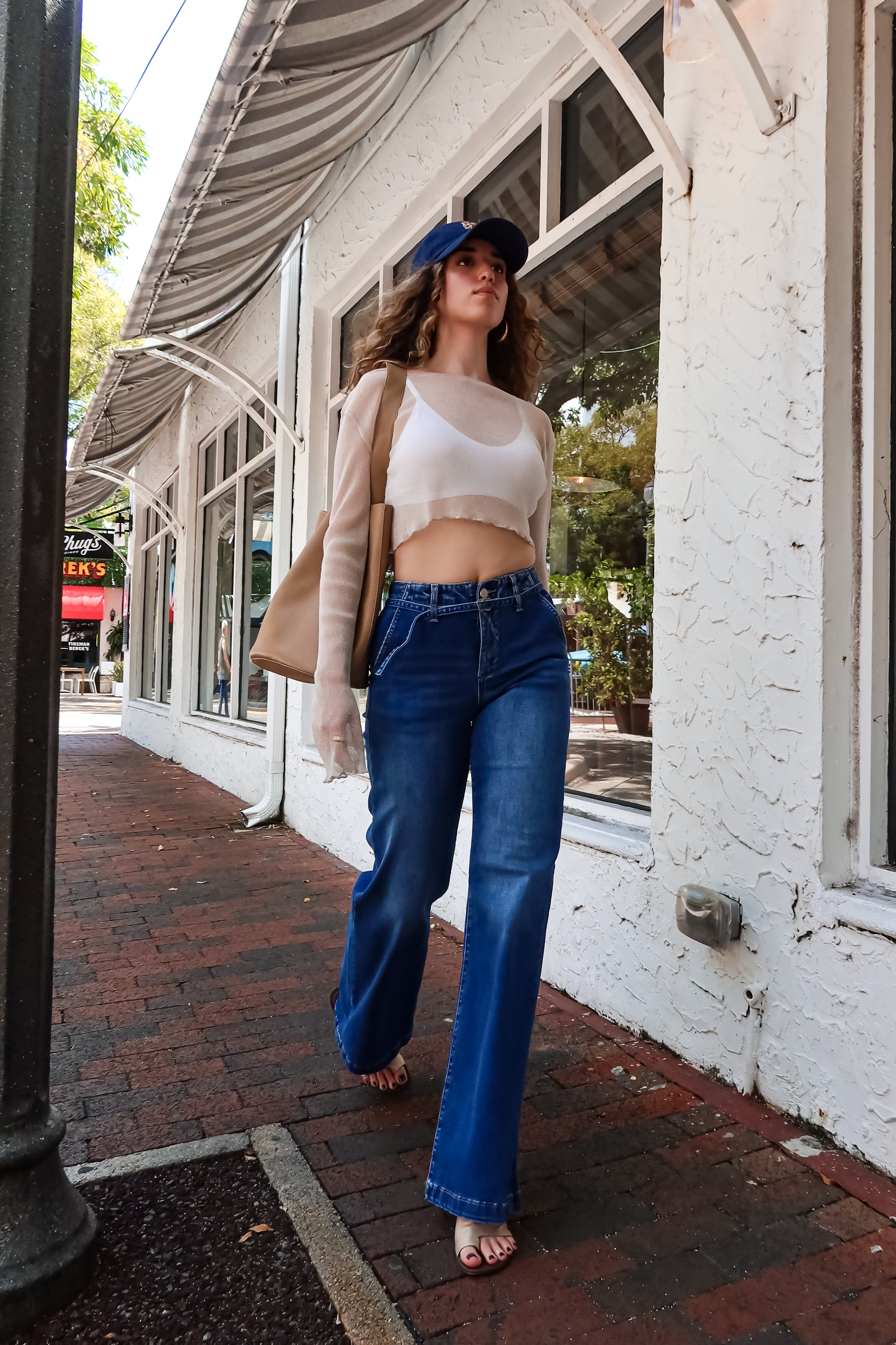 LO WIDE BELTED JEANS