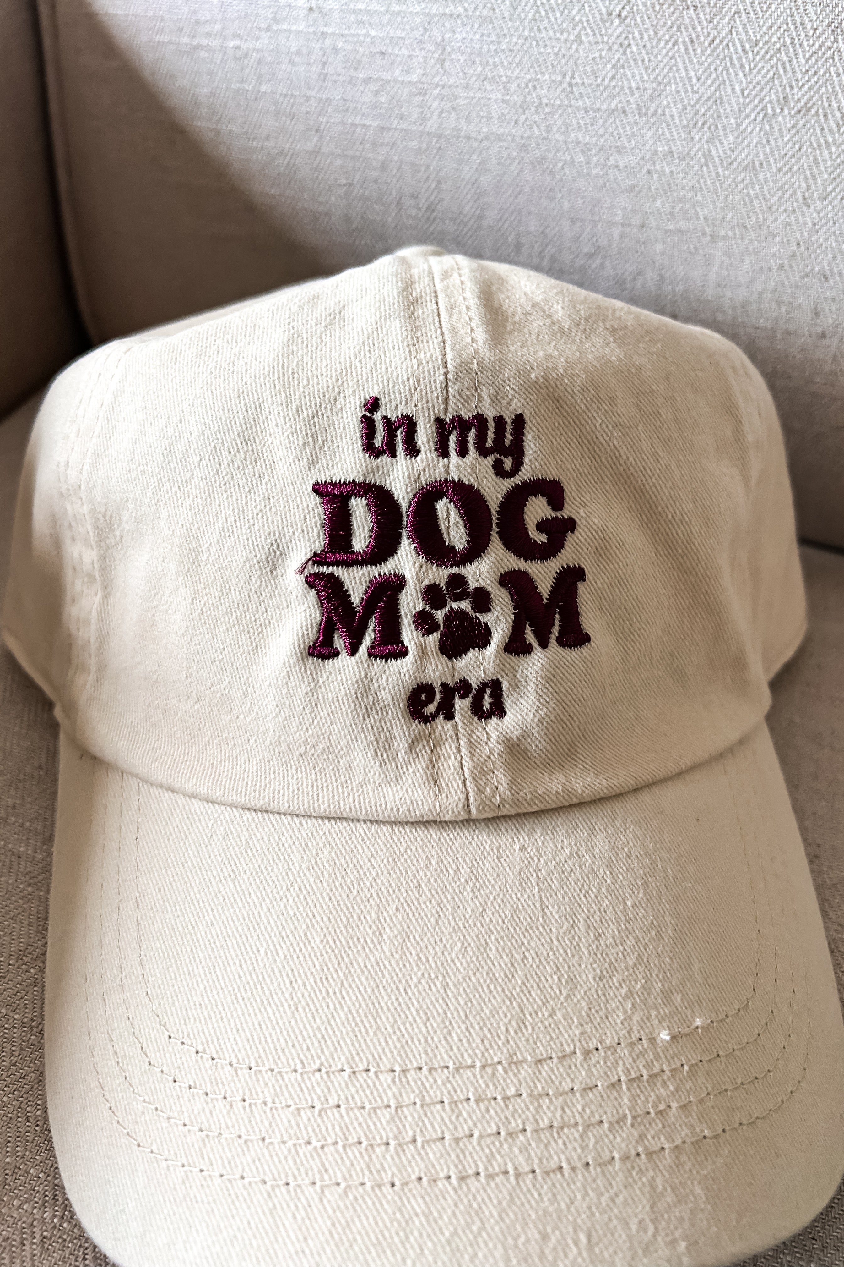 DOG MOM ERA BASEBALL CAP- BEIGE