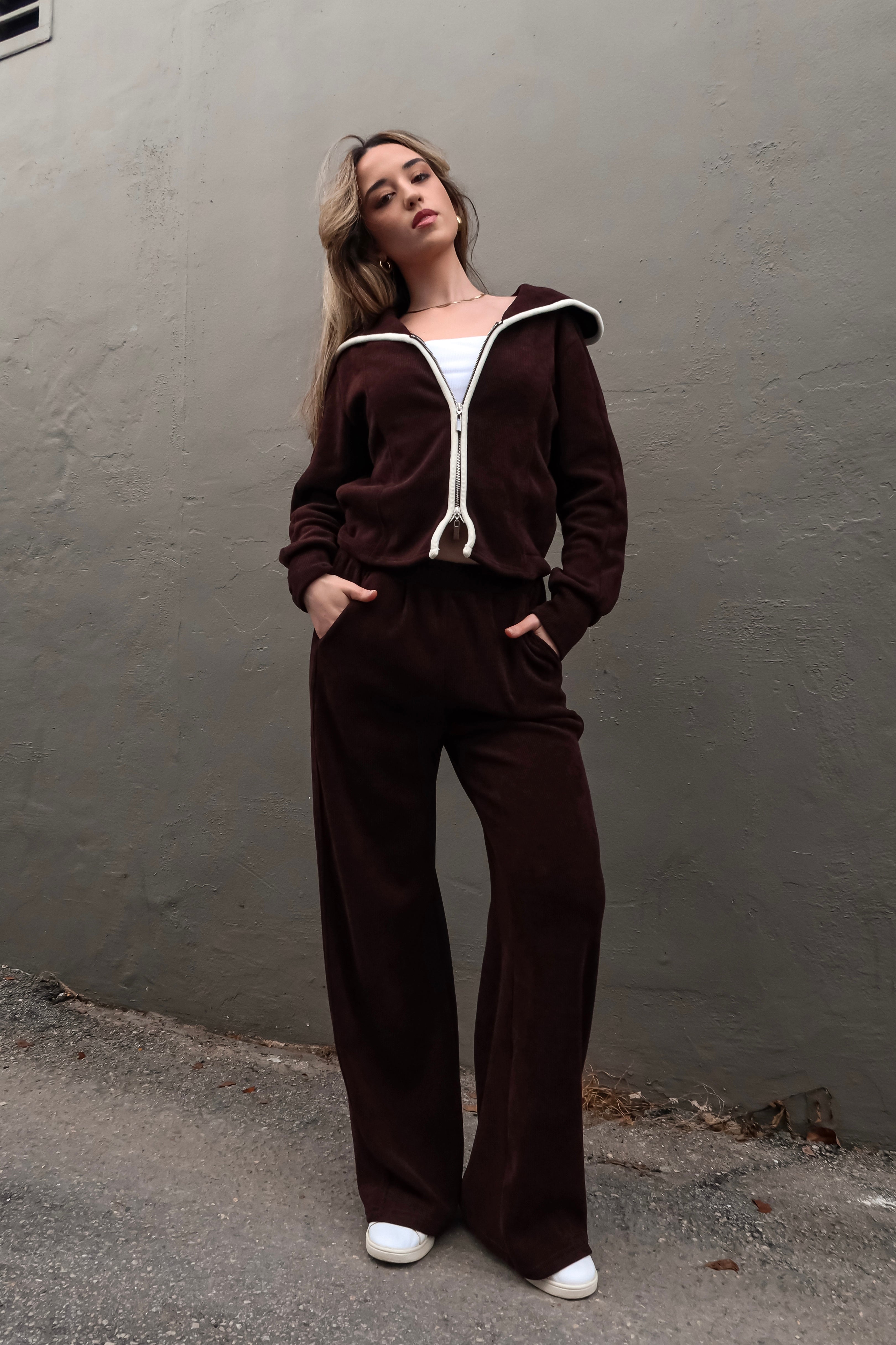 IN YOUR DREAMS CORDUROY JOGGERS BROWN