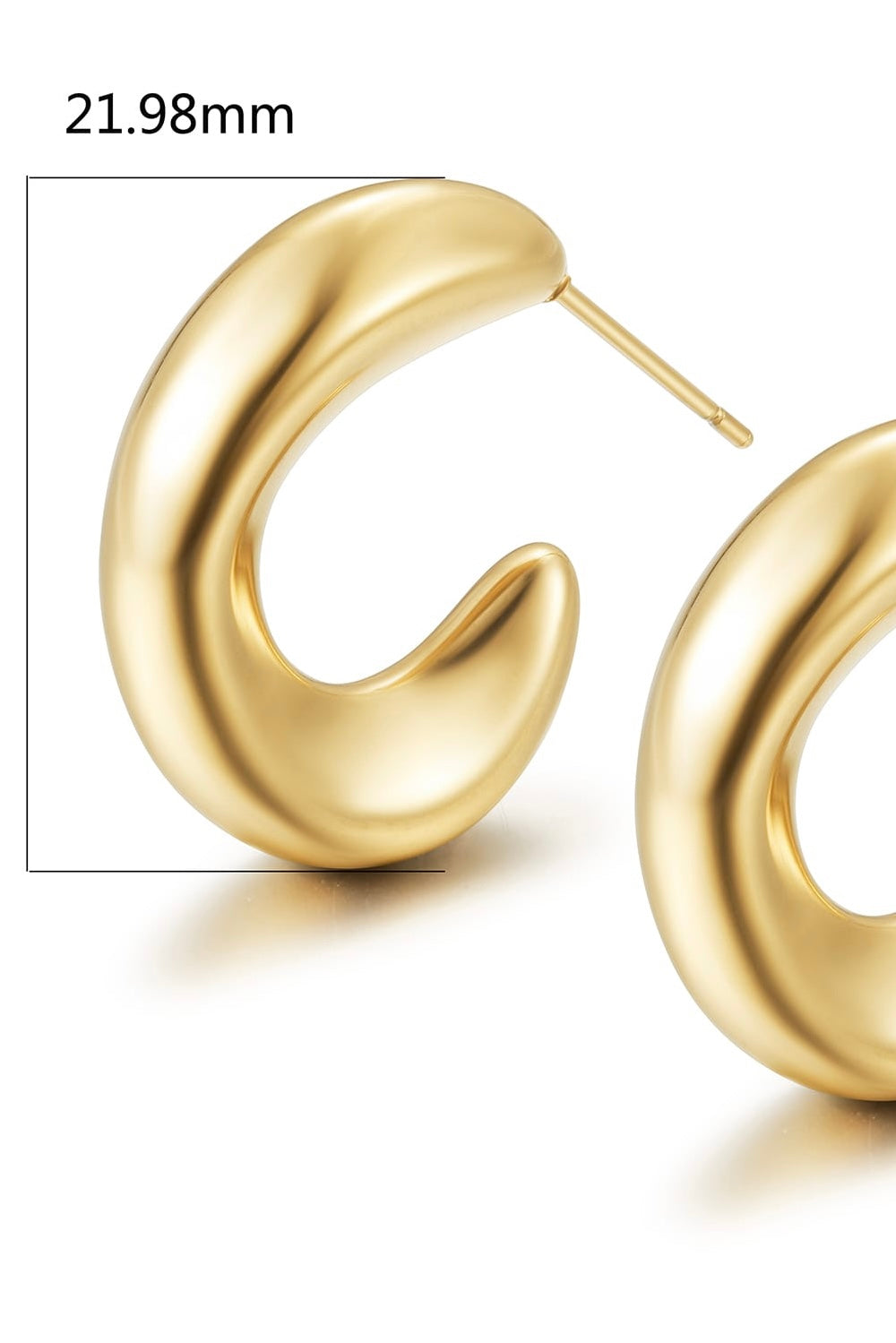 Add some playfulness to your jewelry collection with our LUCIA WARPED MINI HOOP EARRING! Crafted with gold plated stainless steel, these hoops are tarnish resistant and hypoallergenic for carefree wear.