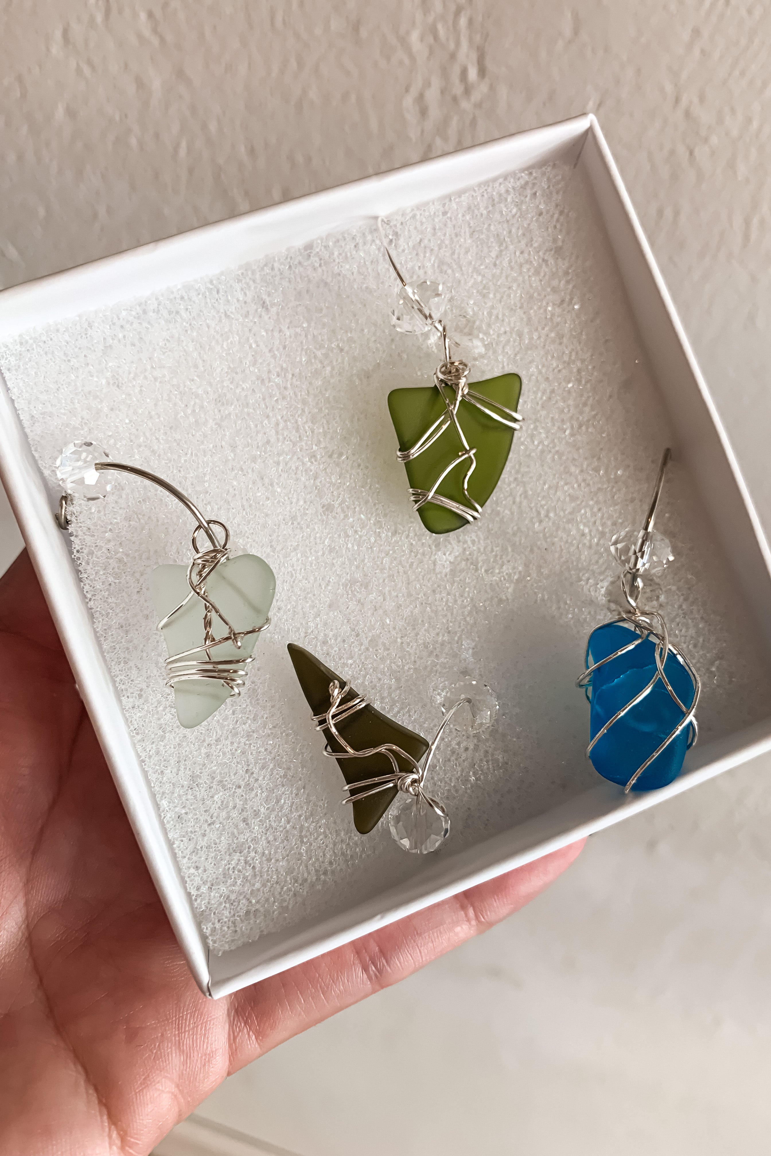 HANDMADE SEA GLASS WINE CHARM SET