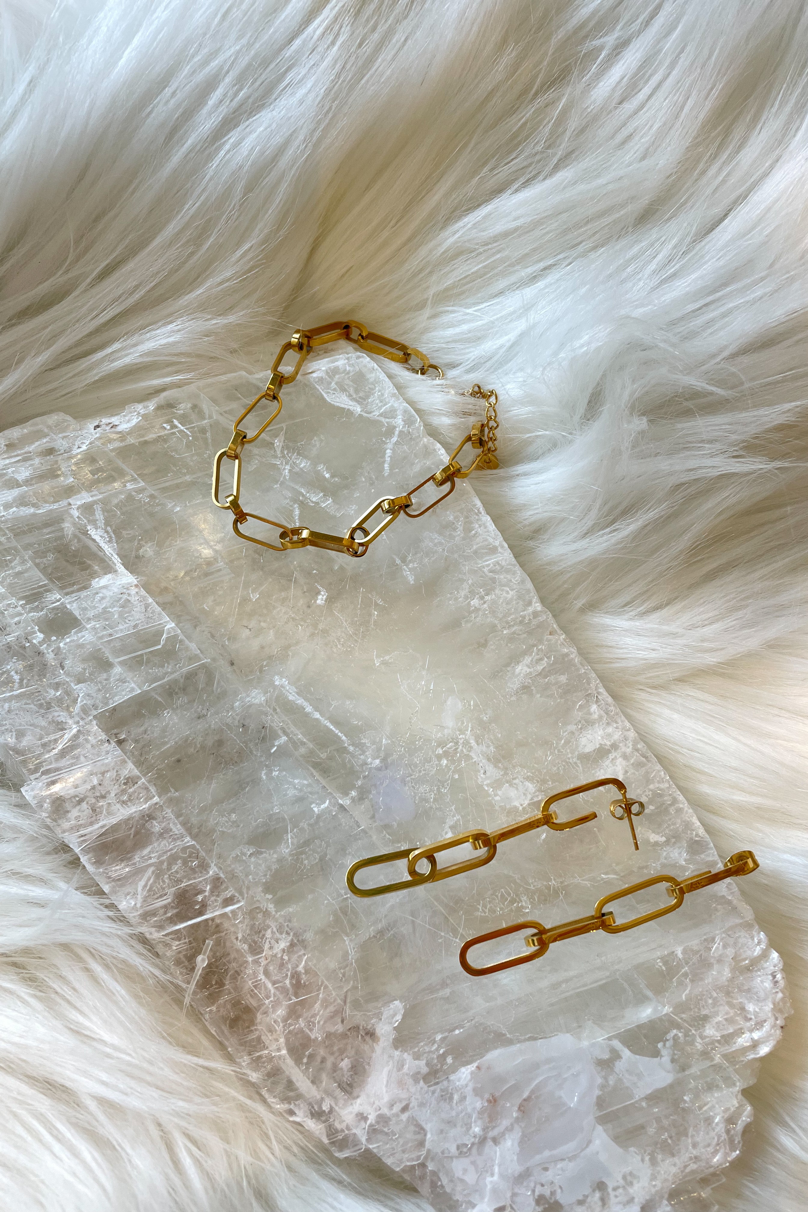 Unleash infinite style with our SS ETERNITY LINK BRACELET. This gold adjustable bracelet, with a 7 inch length and 2 inch extender, is made of stainless steel to ensure it won't turn color or tarnish.