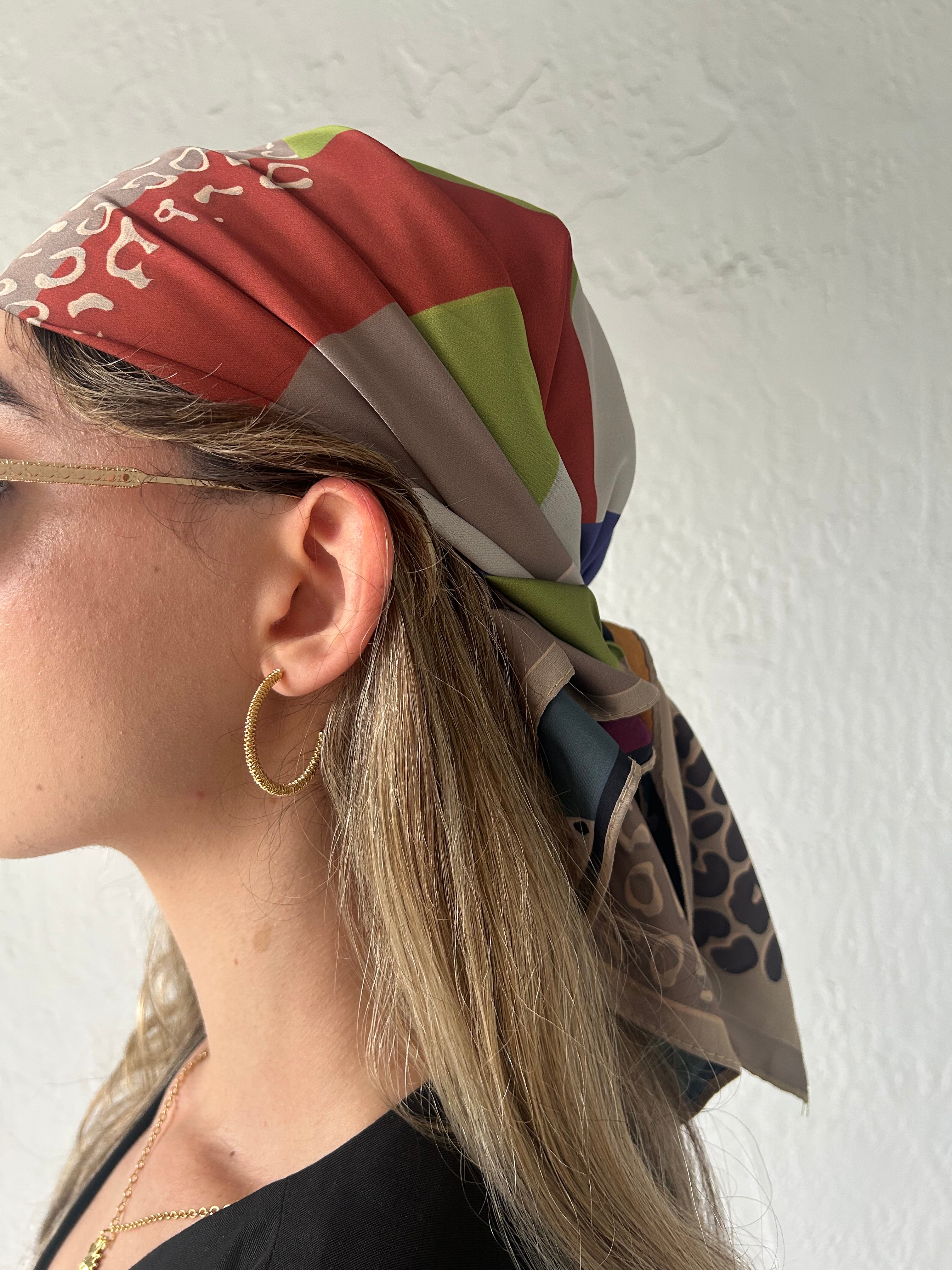 WIRED HOOP EARRINGS