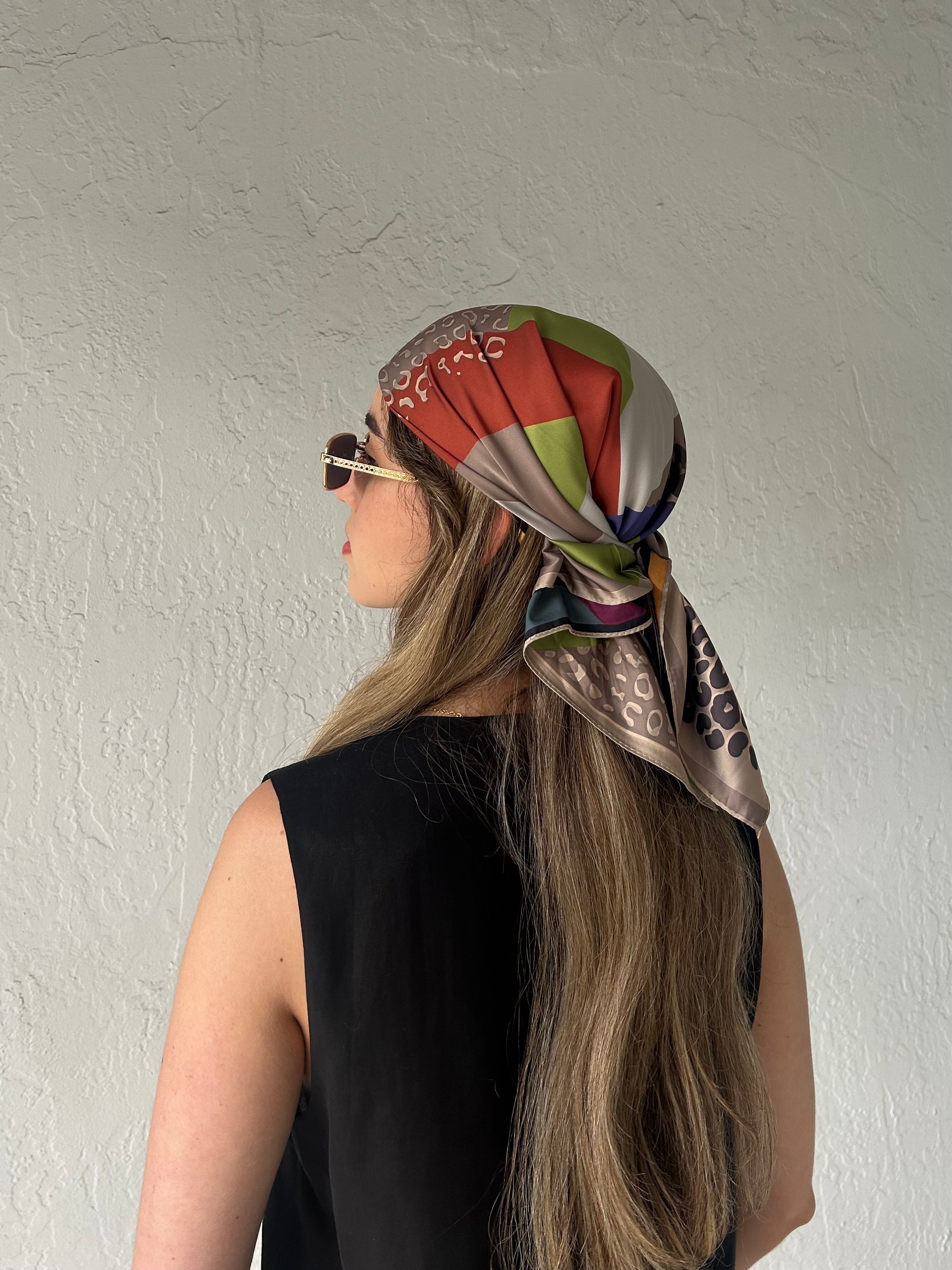 LEO PRINT SCARF