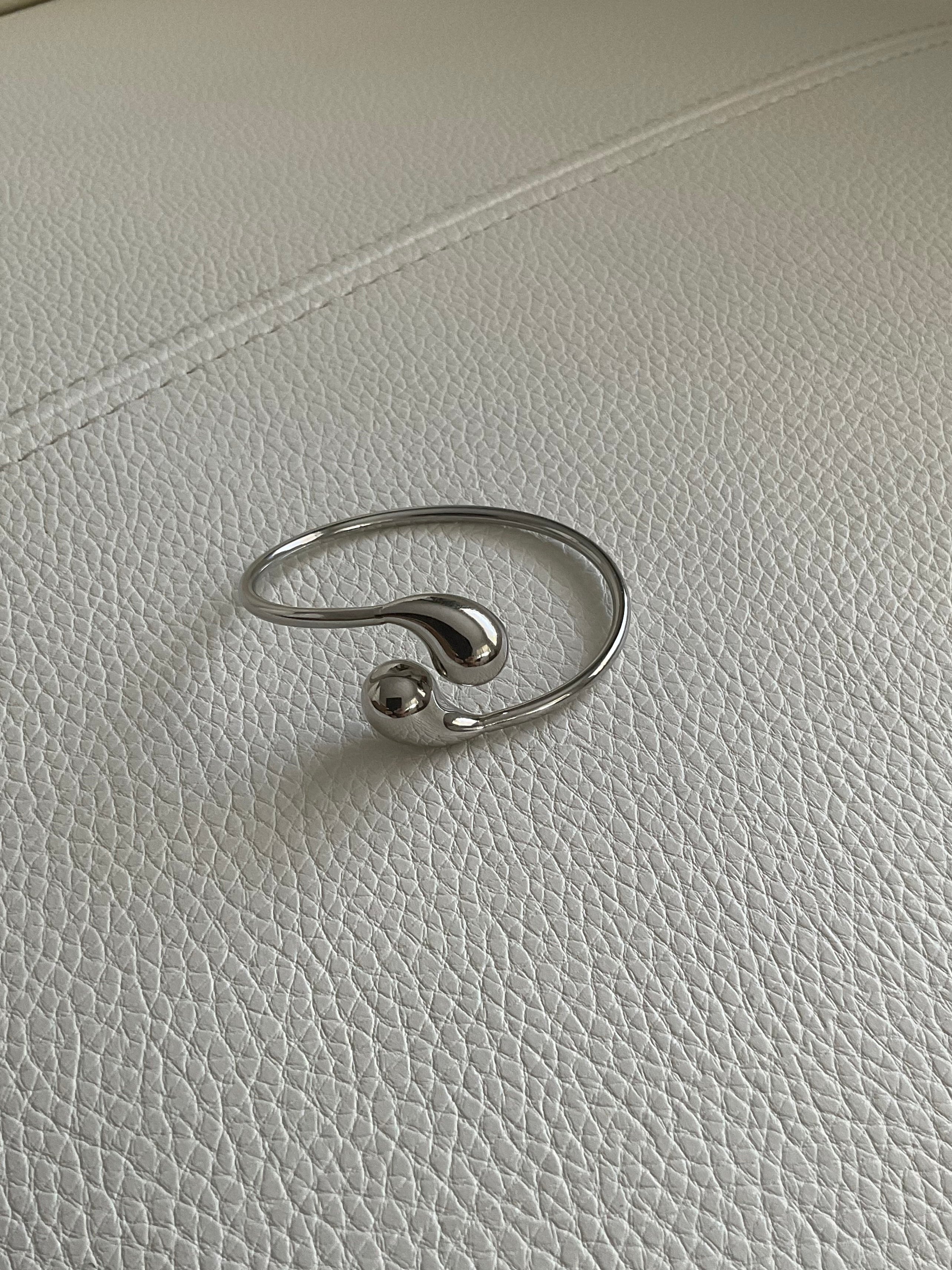 STAINLESS STEEL TEARDROP BRACELET