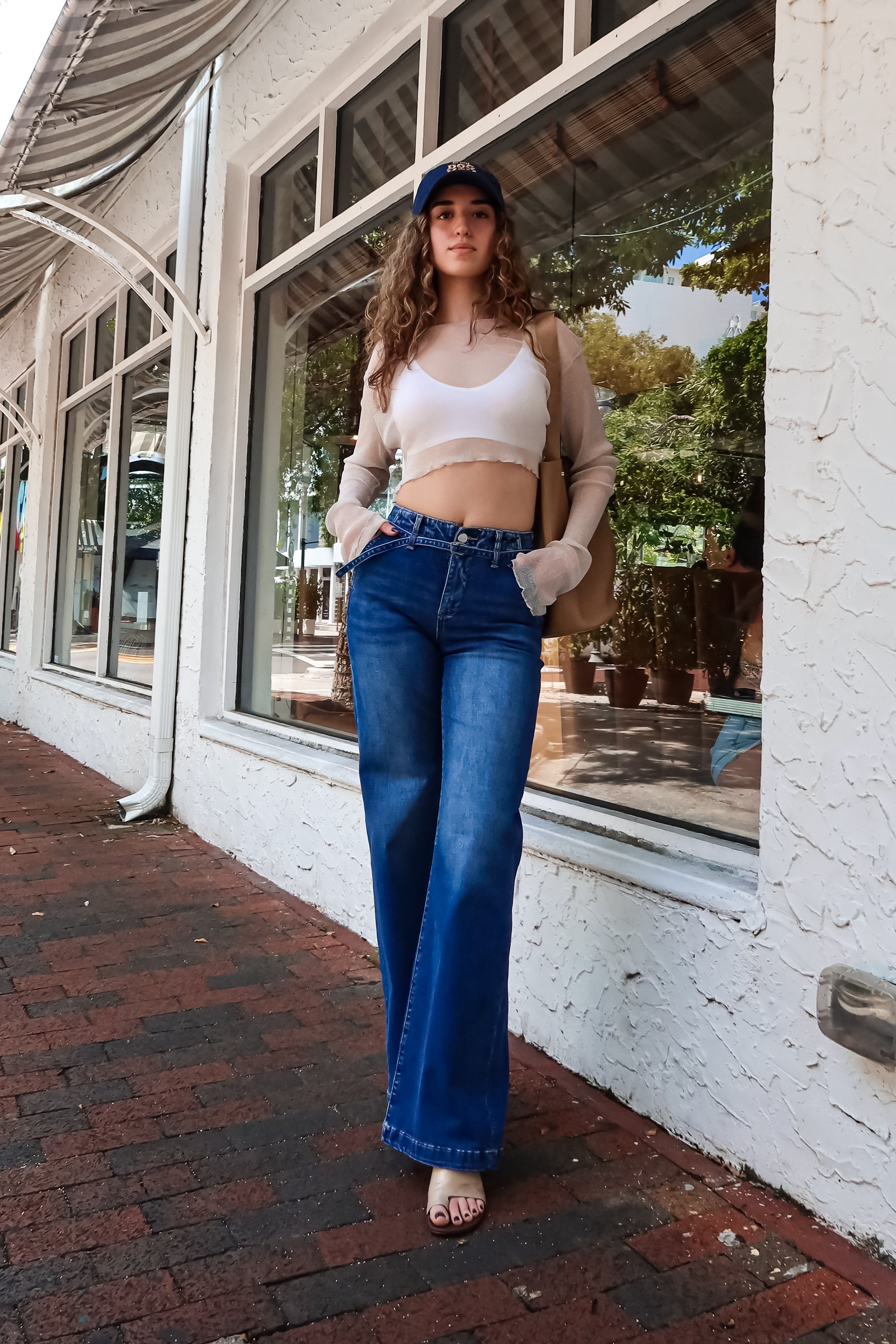 LO WIDE BELTED JEANS