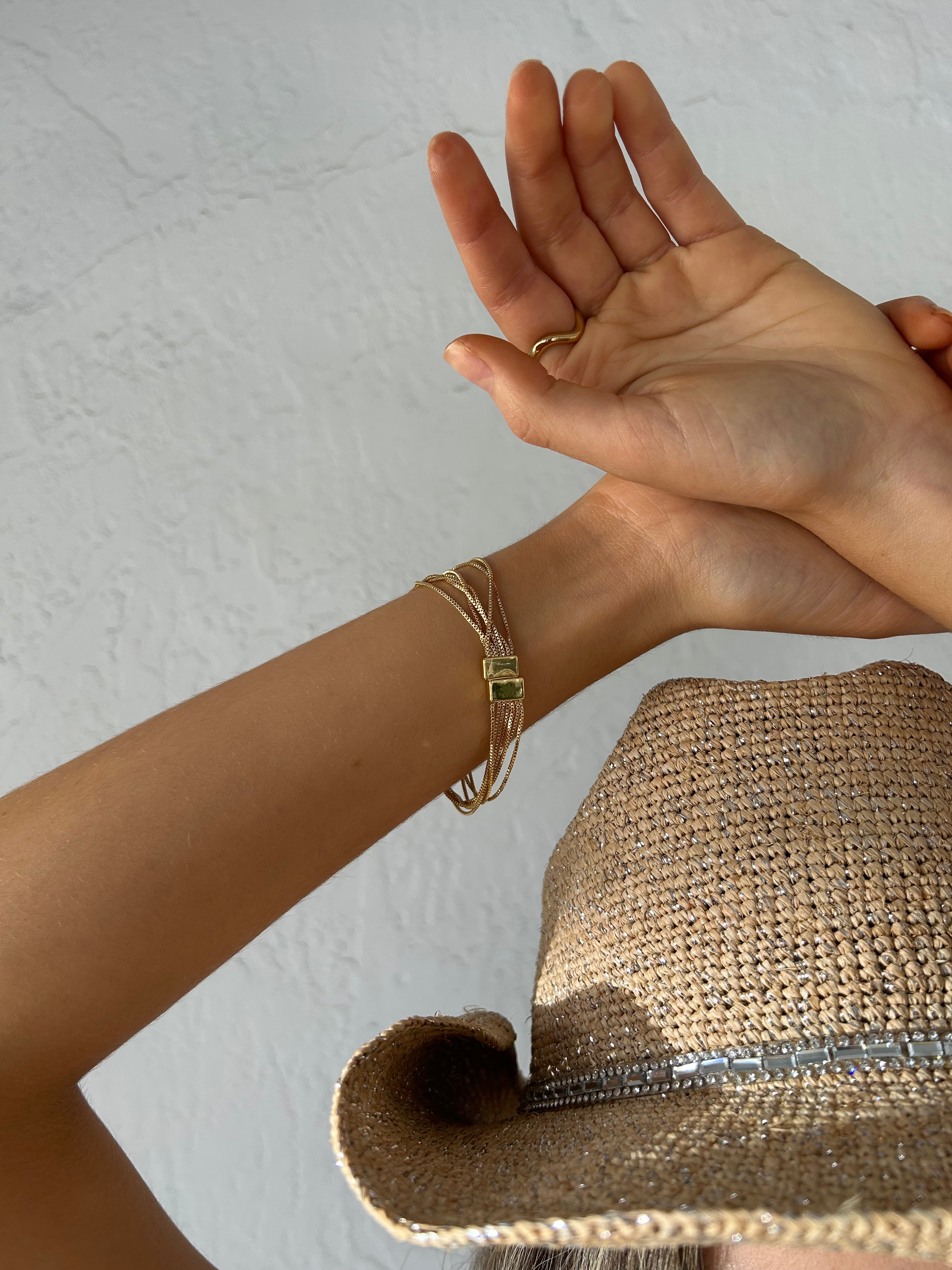 HERRINGBONE STRING BRACELET