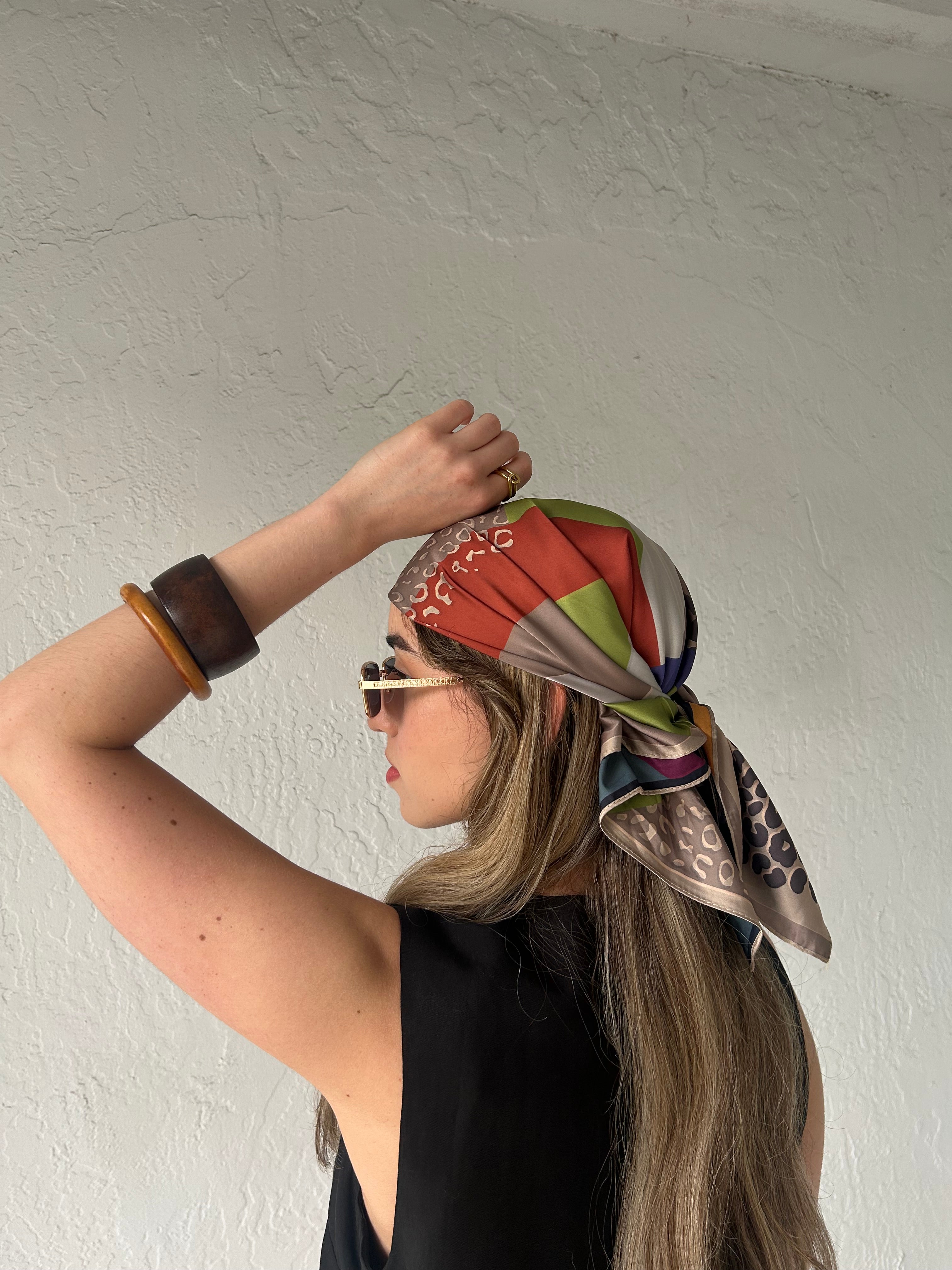 LEO PRINT SCARF