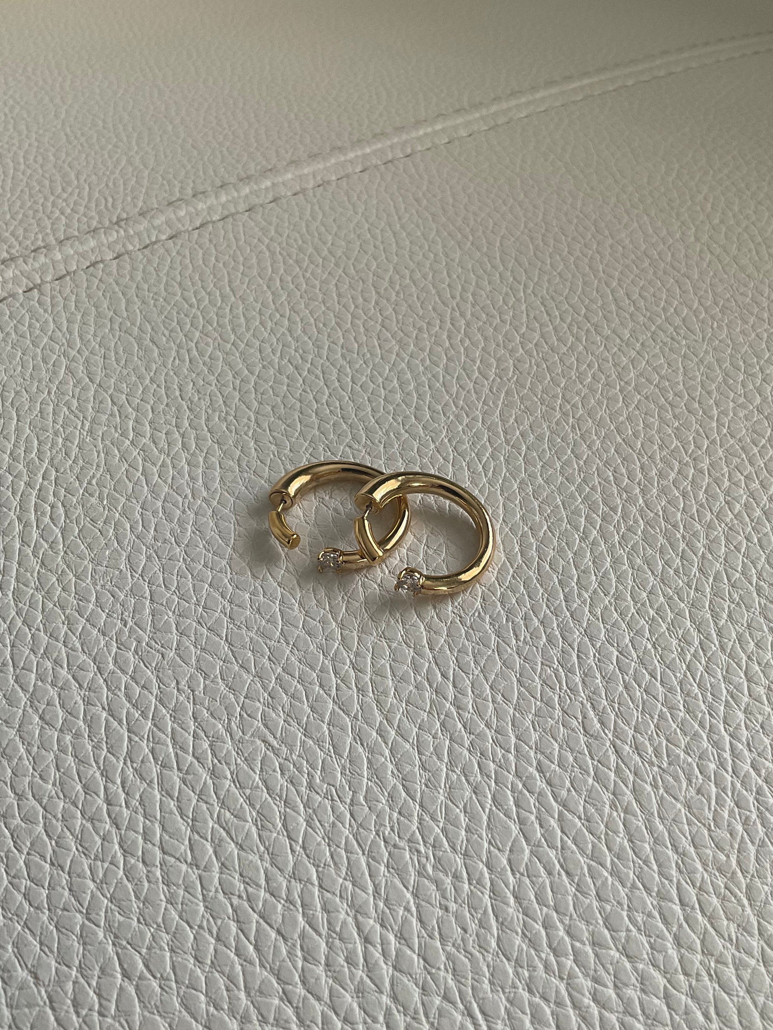 FRONT CRYSTAL HOOP EARRING