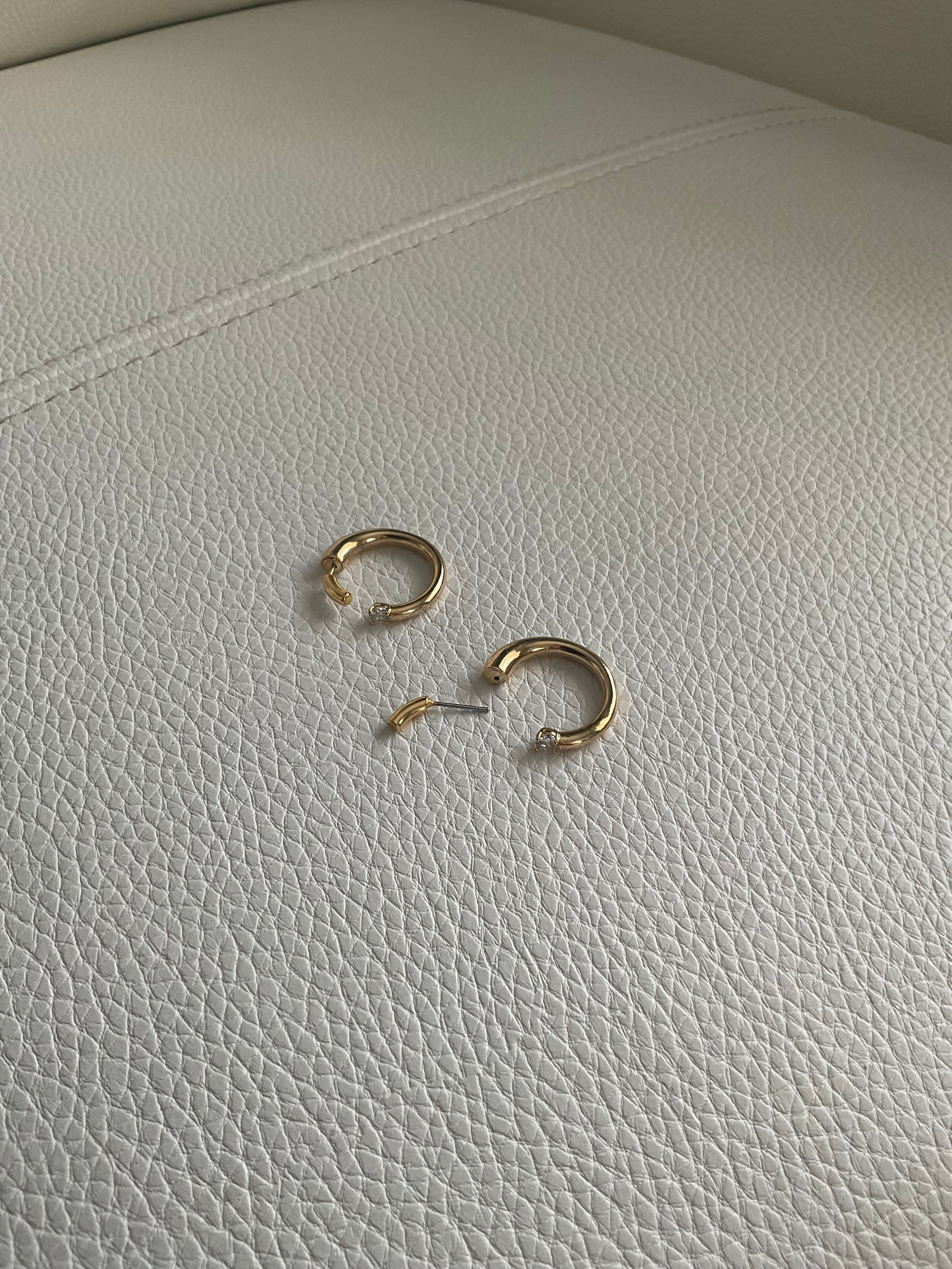 FRONT CRYSTAL HOOP EARRING