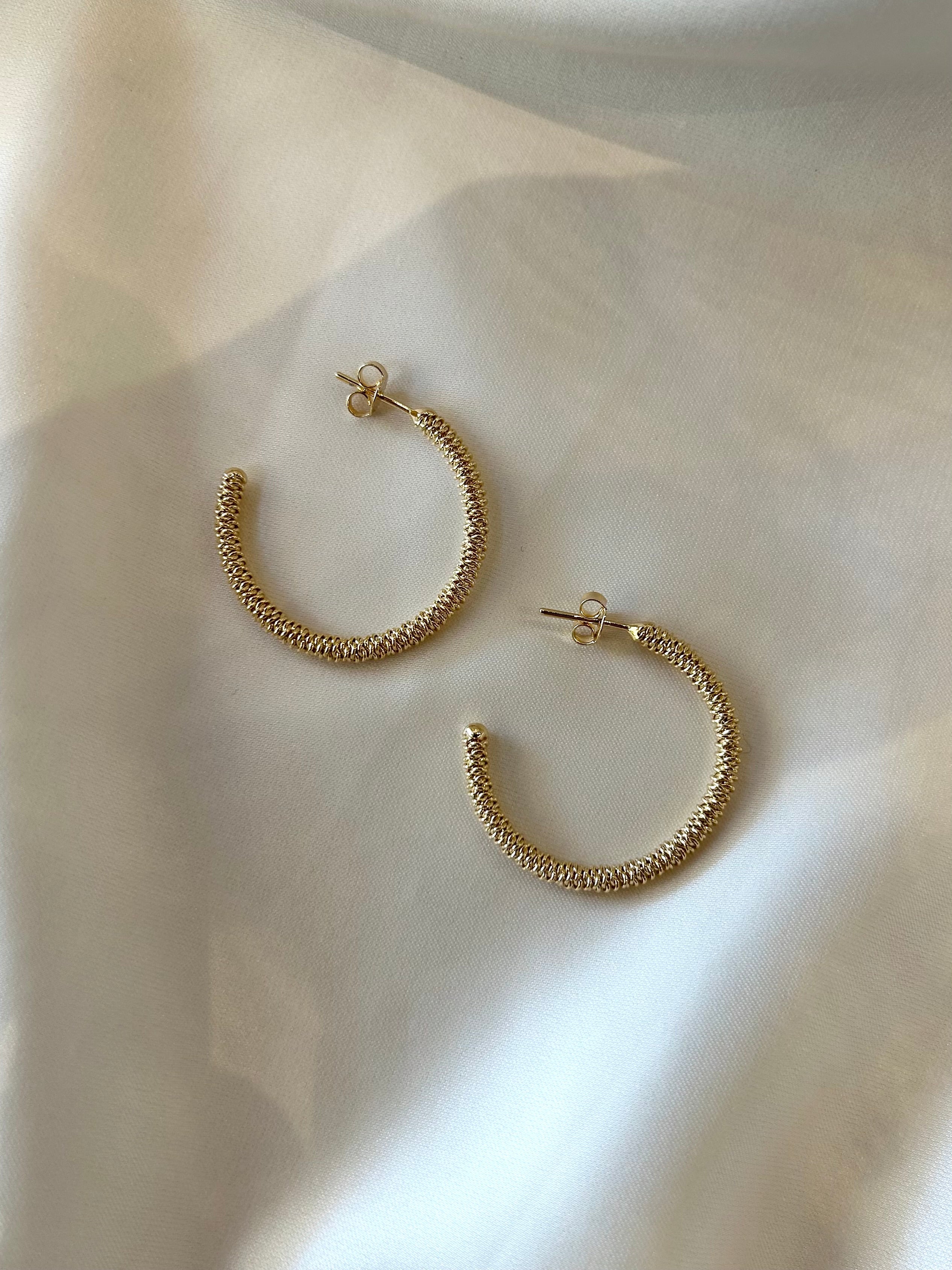 WIRED HOOP EARRINGS