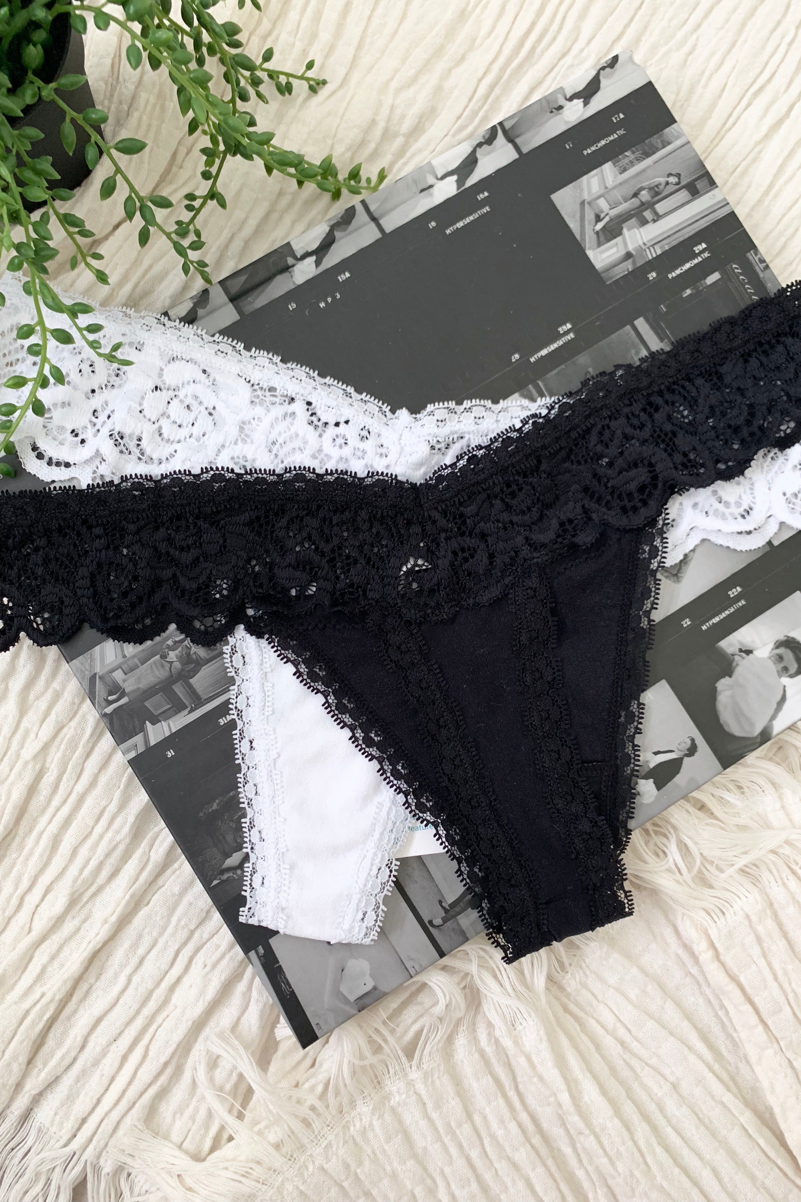 Spice up your delicates drawer with the JULIA LACE THONG. Featuring delicate lace details and made with a blend of nylon and spandex, this thong not only adds a touch of elegance, but also ensures a comfortable and true-to-size fit.