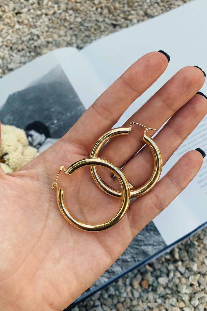 HOLLOW HOOP EARRING - MEDIUM