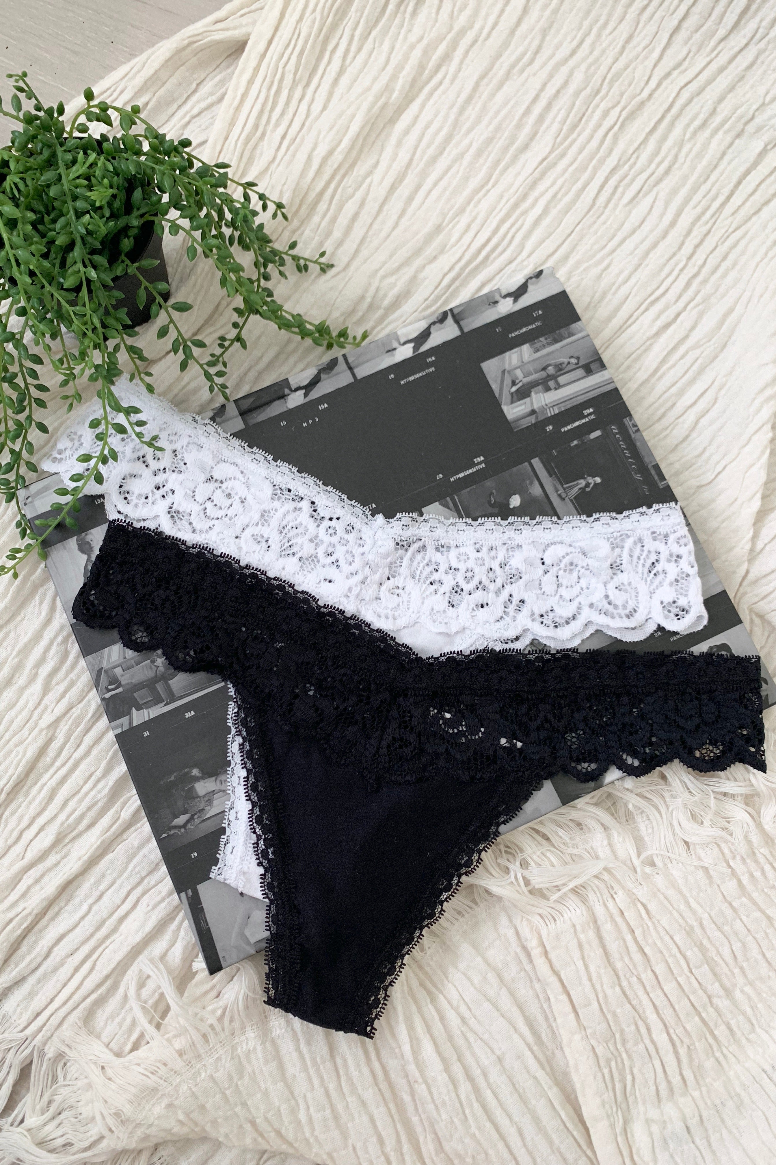 Spice up your delicates drawer with the JULIA LACE THONG. Featuring delicate lace details and made with a blend of nylon and spandex, this thong not only adds a touch of elegance, but also ensures a comfortable and true-to-size fit.