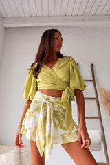 SOLIDS WRAP TOP - LIME